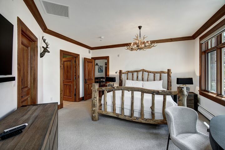 1 Bdrm + Den - Master Bedroom