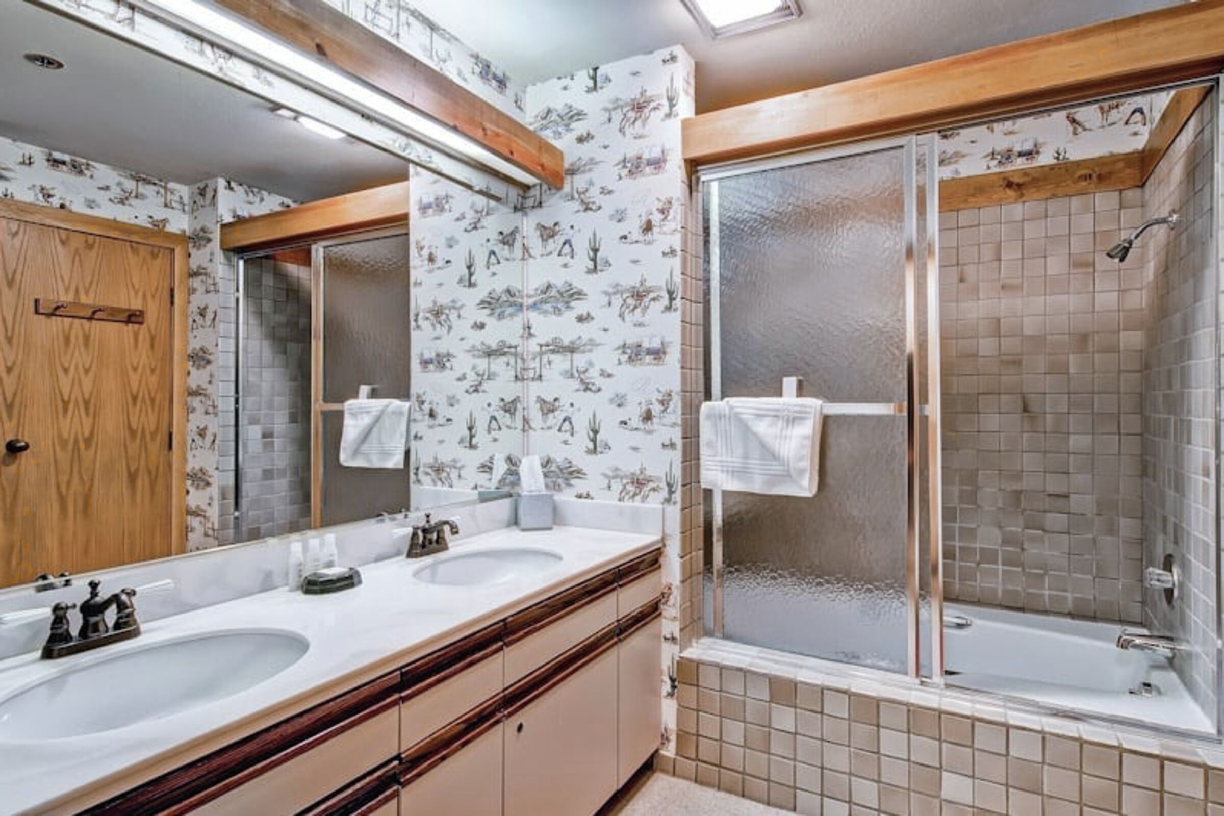 #334 - Master Ensuite Bathroom