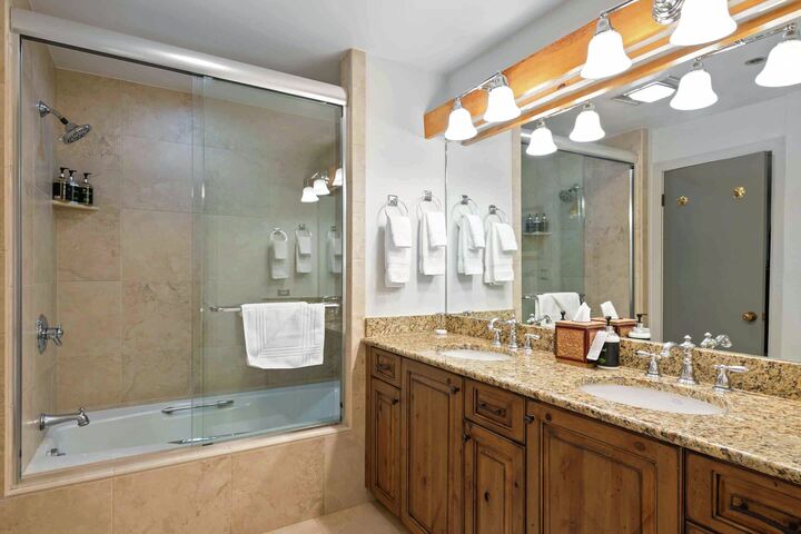 #329 - Master Ensuite Bathroom