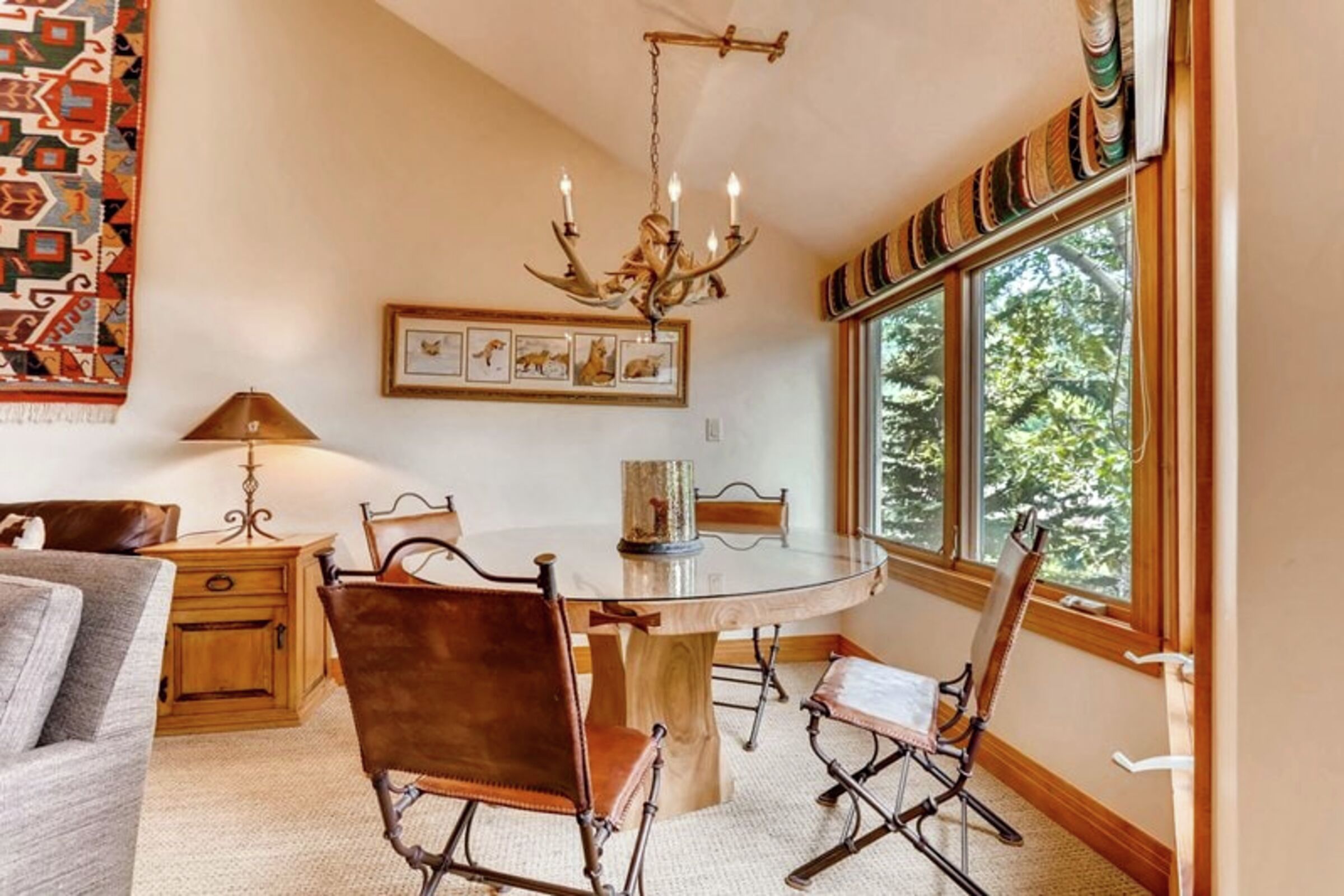 #324 - Breakfast Nook