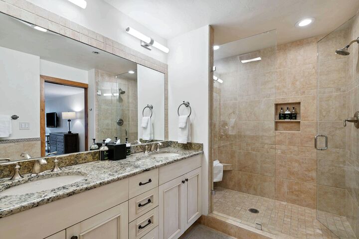 #435 - Master Ensuite Bathroom