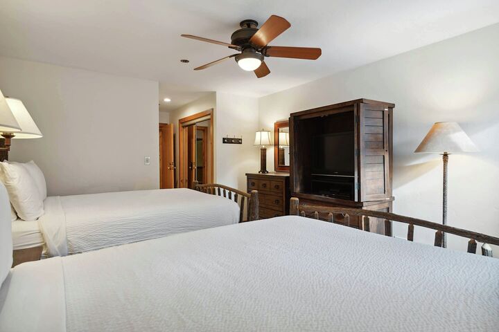 #435 - Bedroom