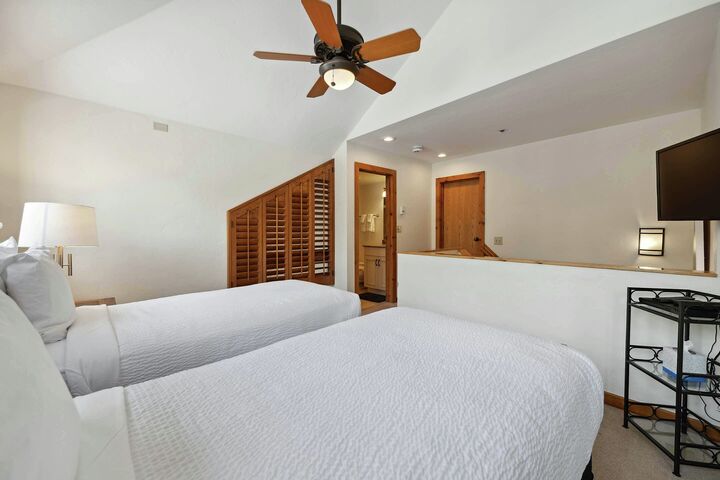 #435 - Loft Bedroom
