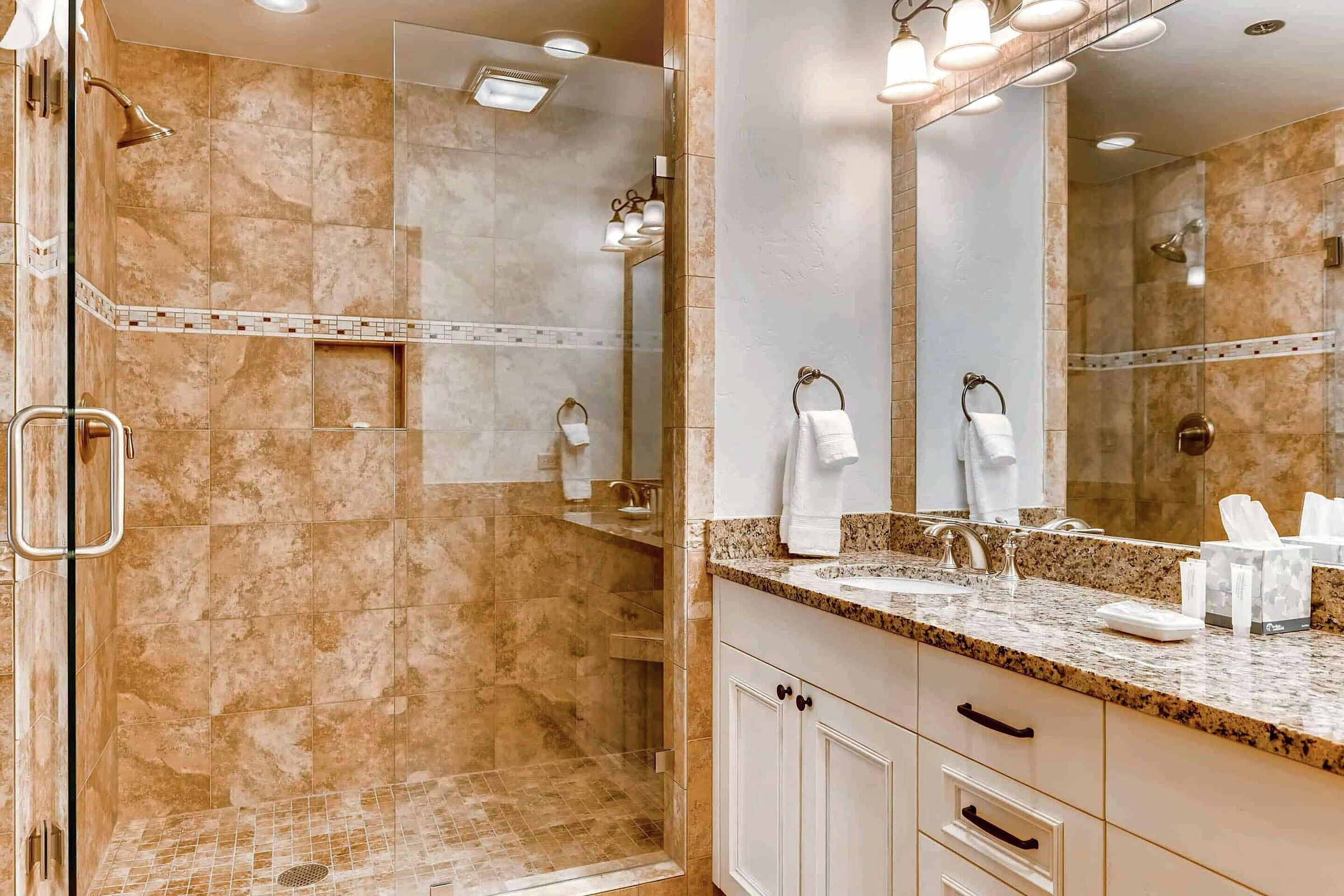 #433 - Master Ensuite Bathroom