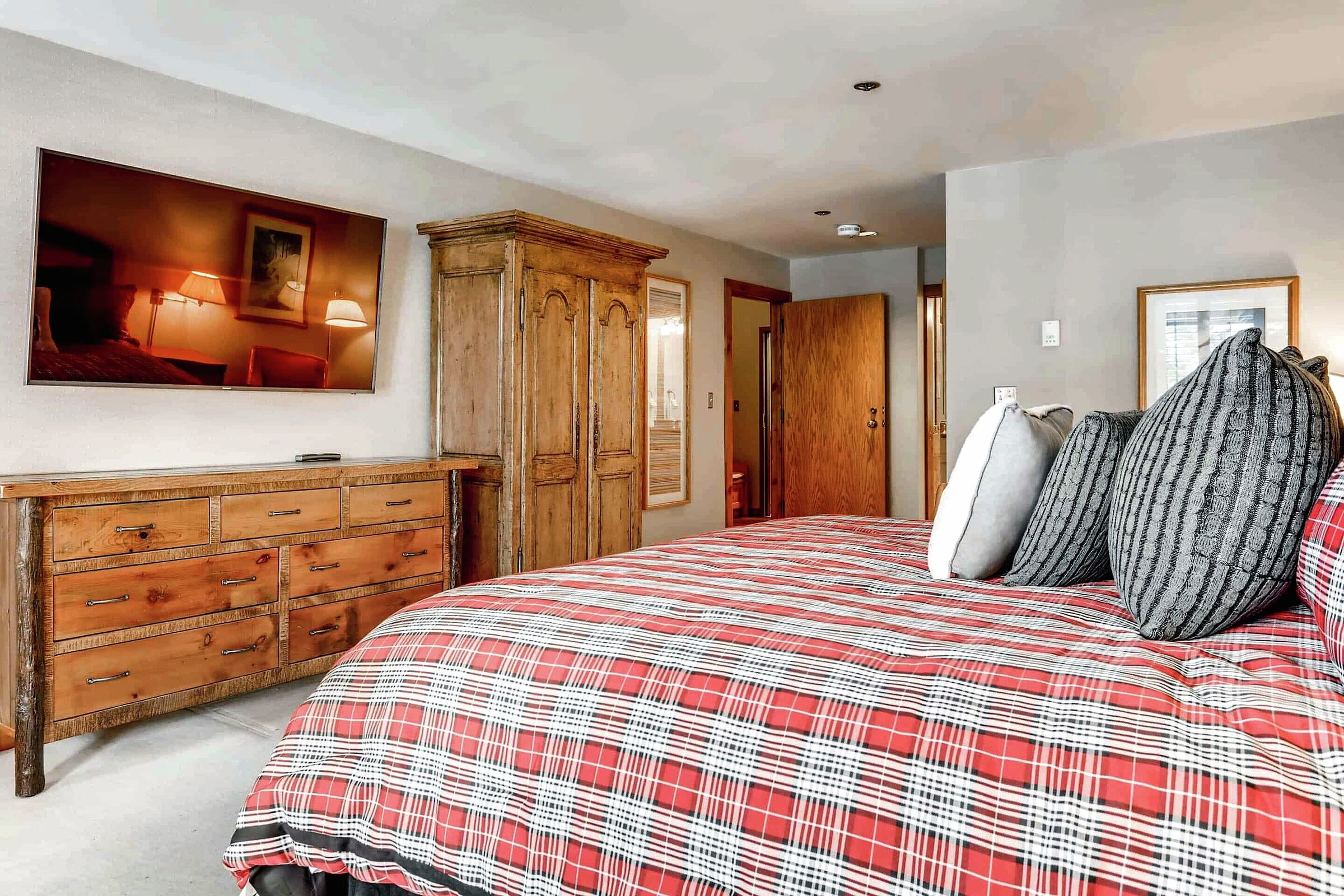 #433 - Master Bedroom