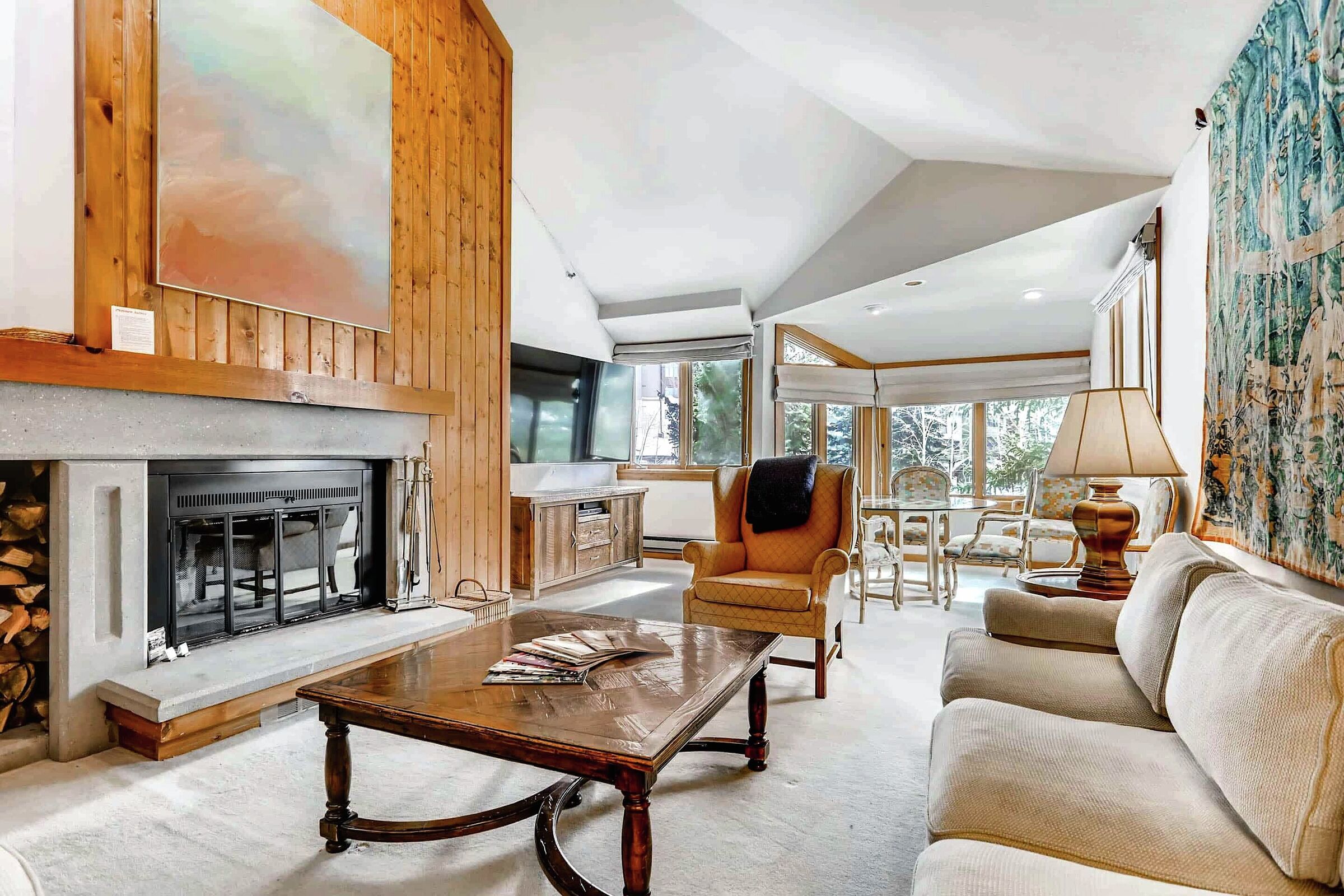 #433 - Living Area