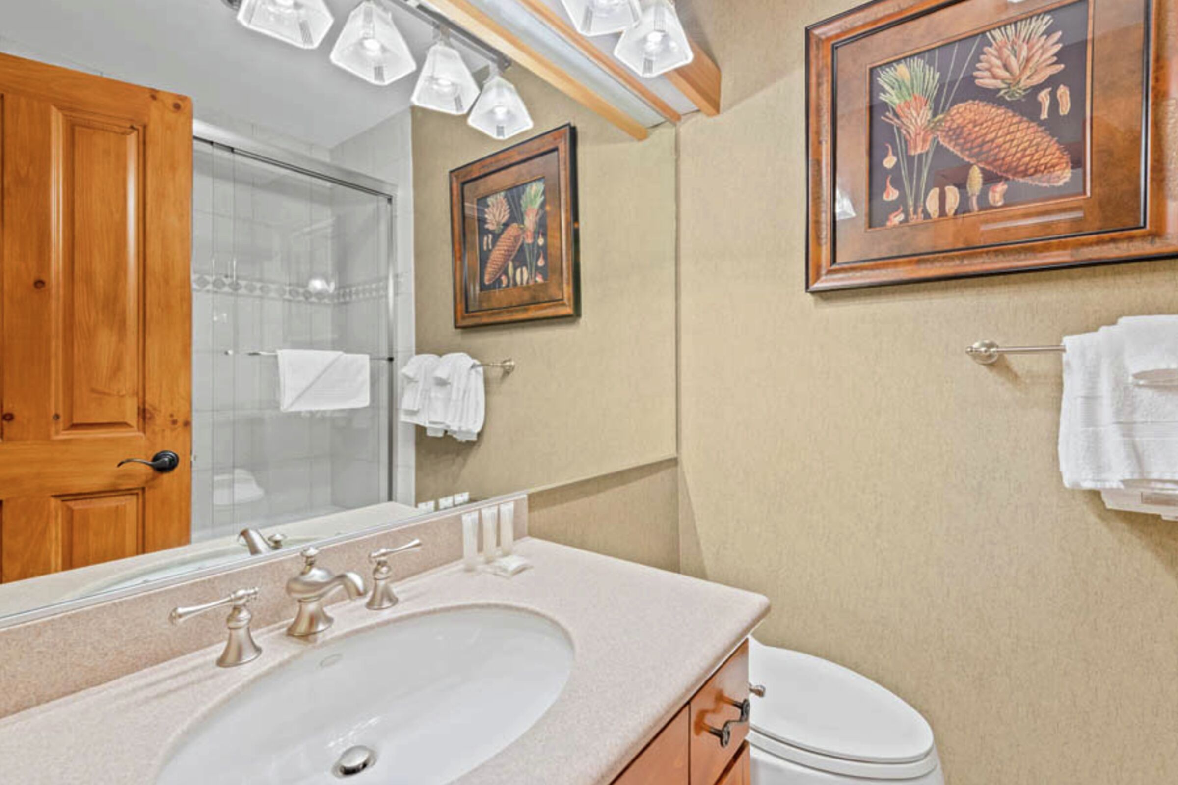 #233 - Ensuite Bathroom