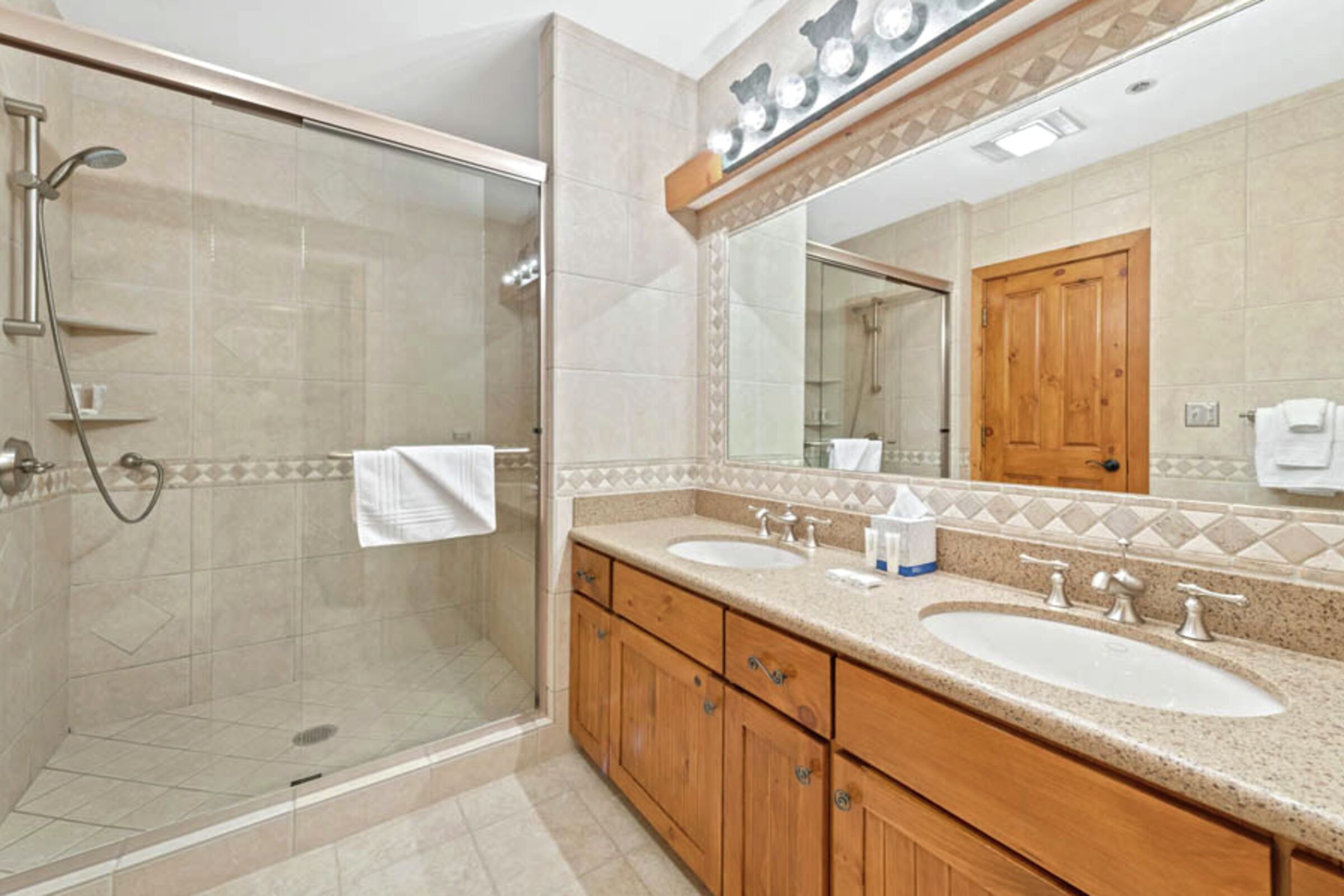 #233 - Master Ensuite Bathroom