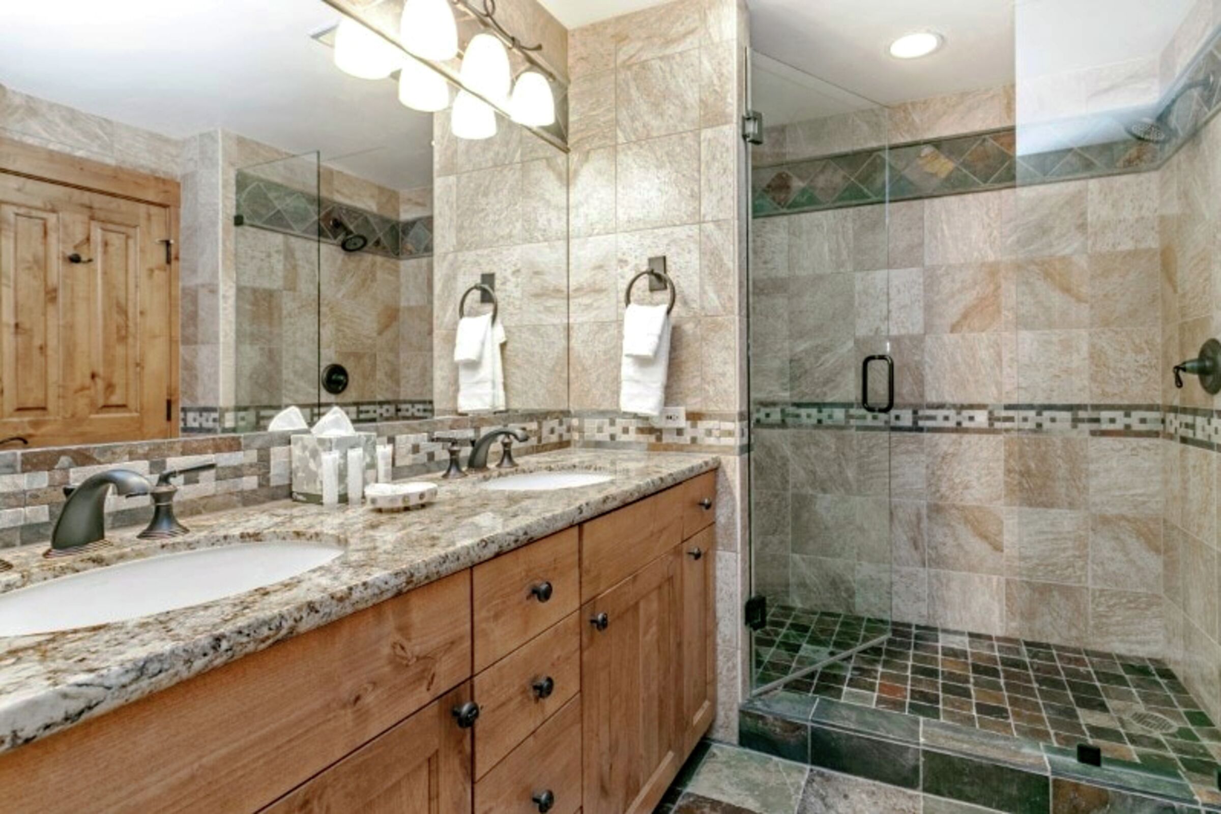 #335 - Master Ensuite Bathroom