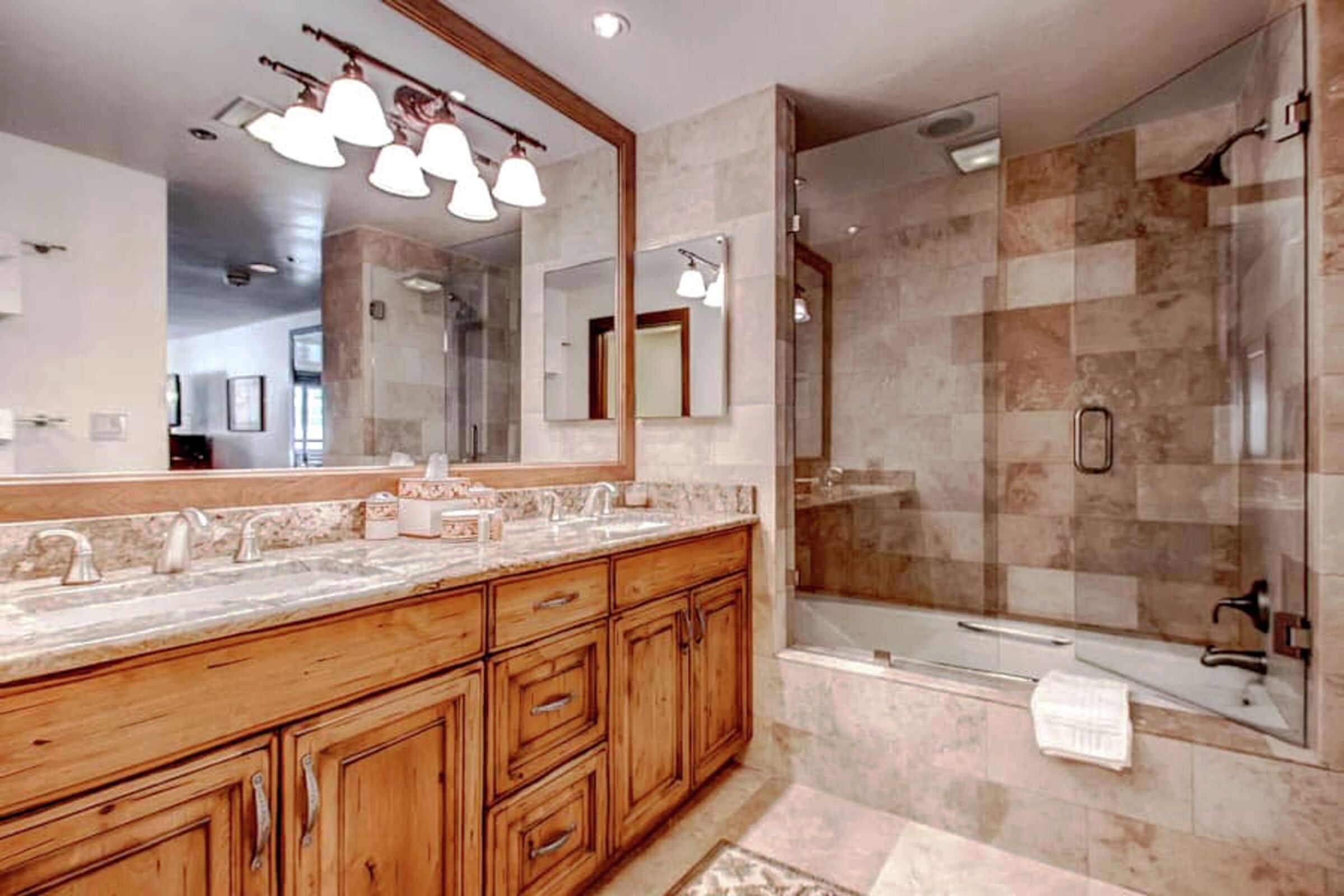 #123 - Master Ensuite Bathroom