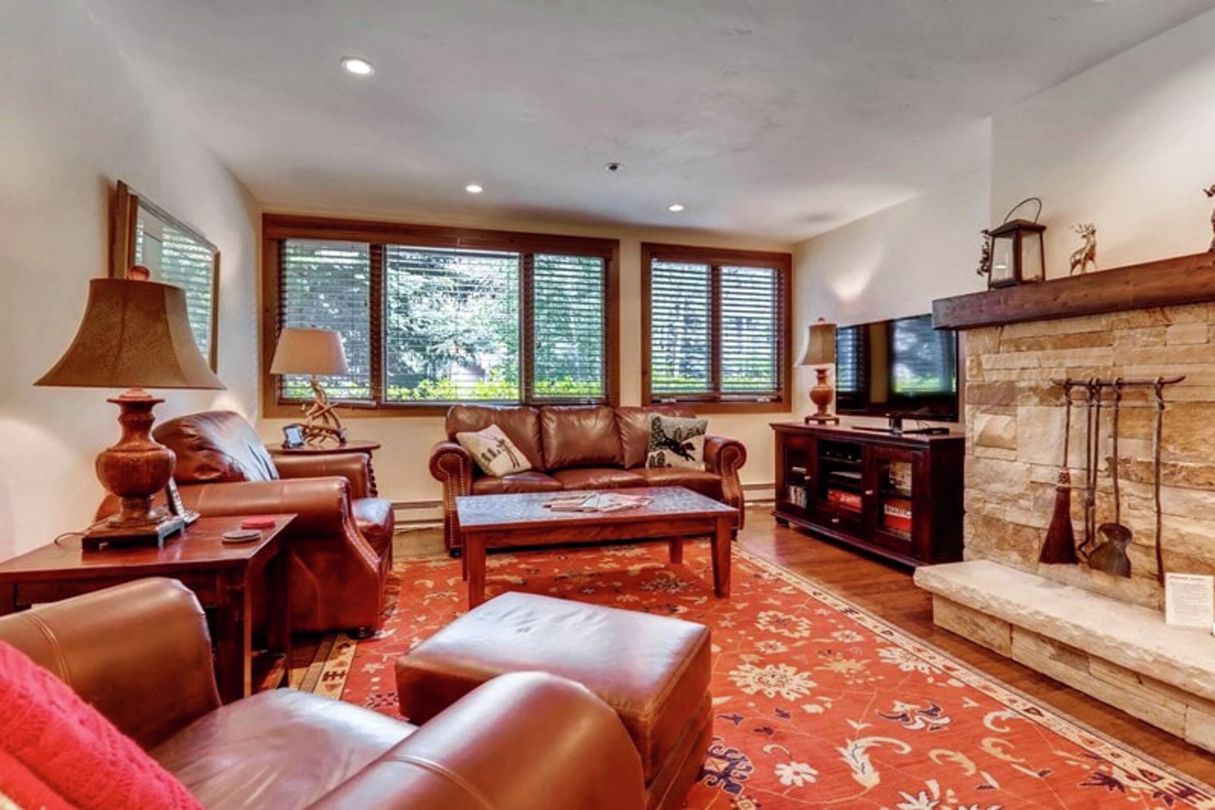 #123 - Living Area