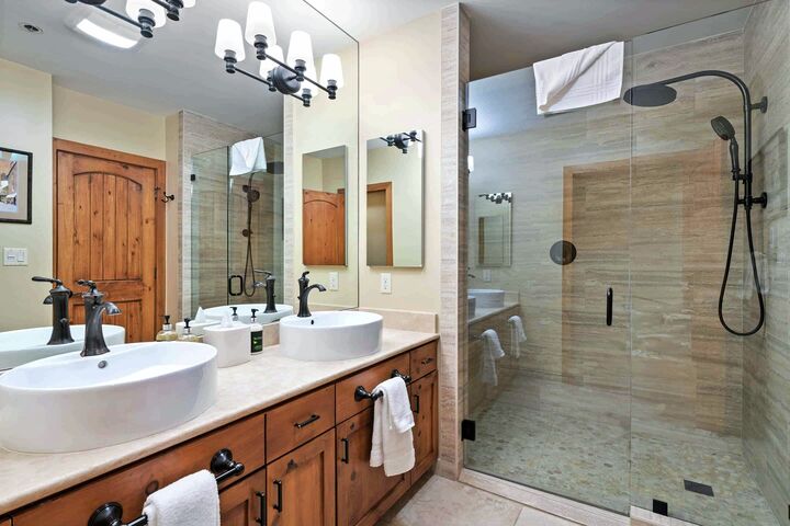 Master Ensuite Bathroom