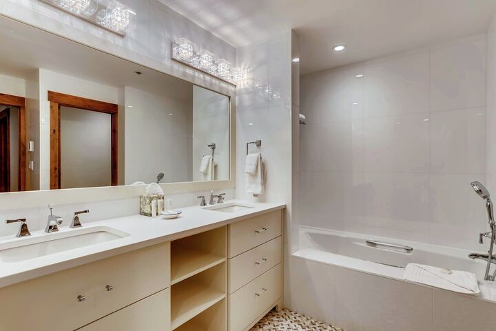 #126 - Master Ensuite Bathroom