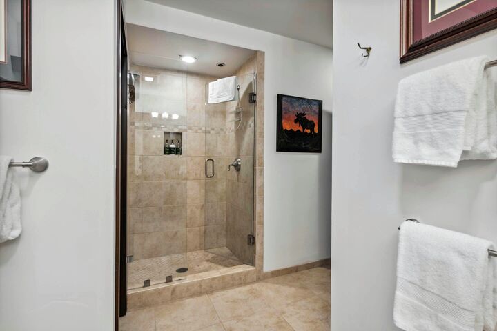 Master Ensuite Bathroom