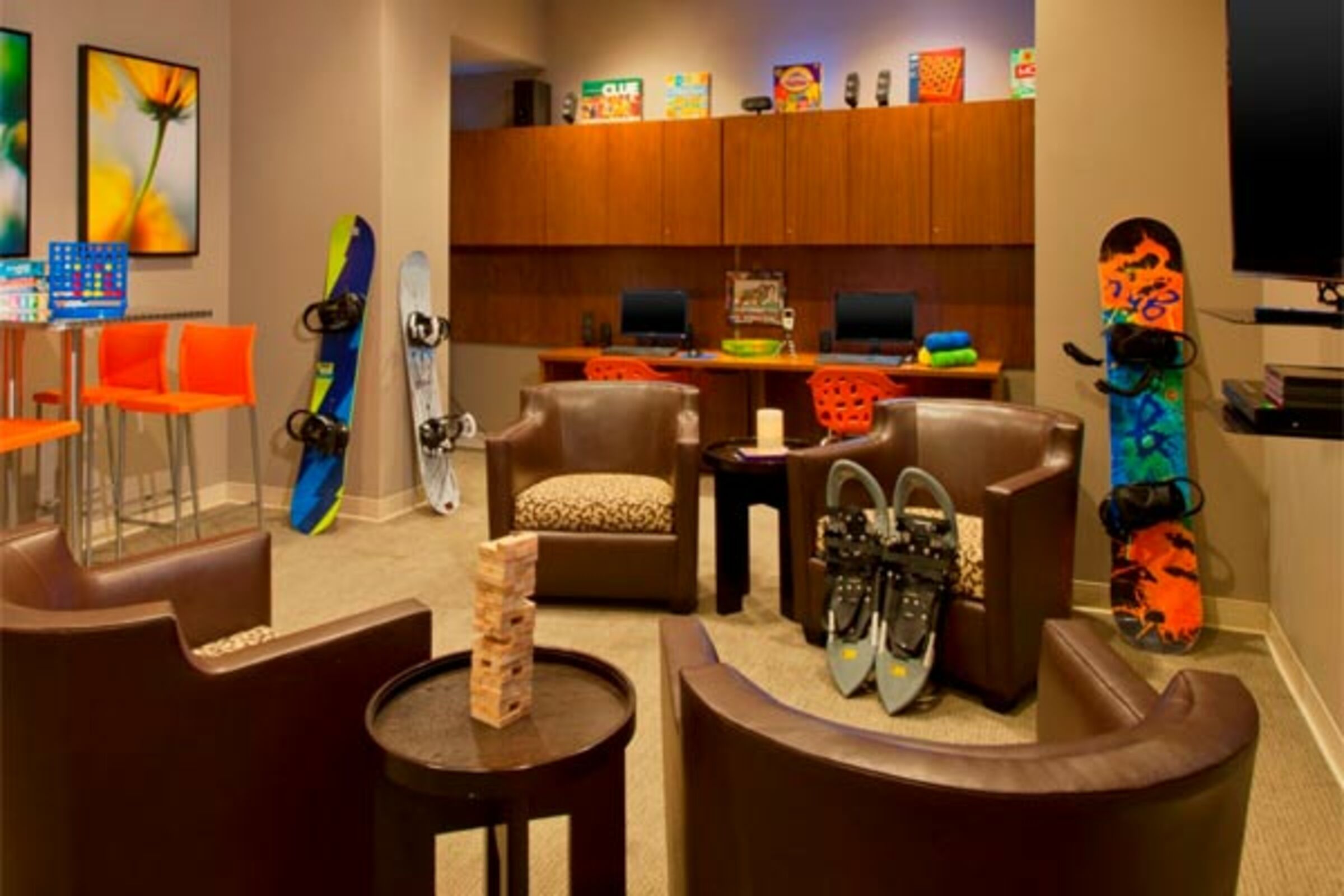 Whitewater Lounge