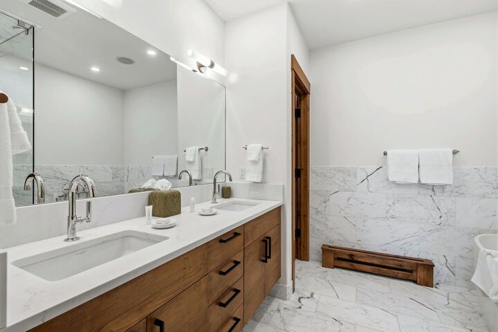 Master Ensuite Bathroom