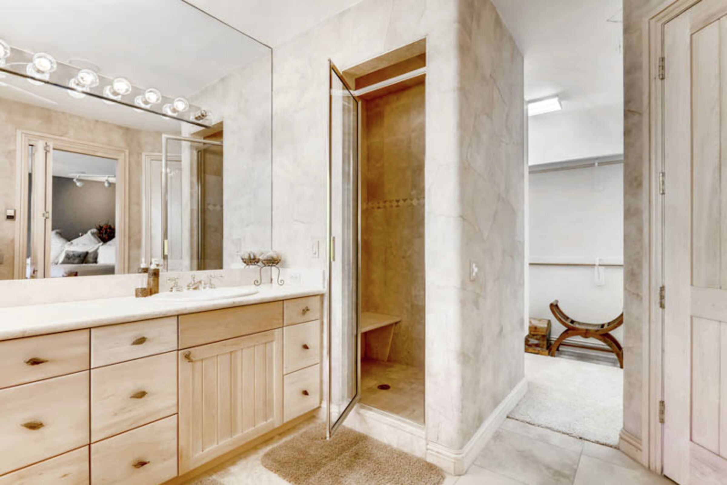 4 Bdrm - Master Ensuite Bathroom