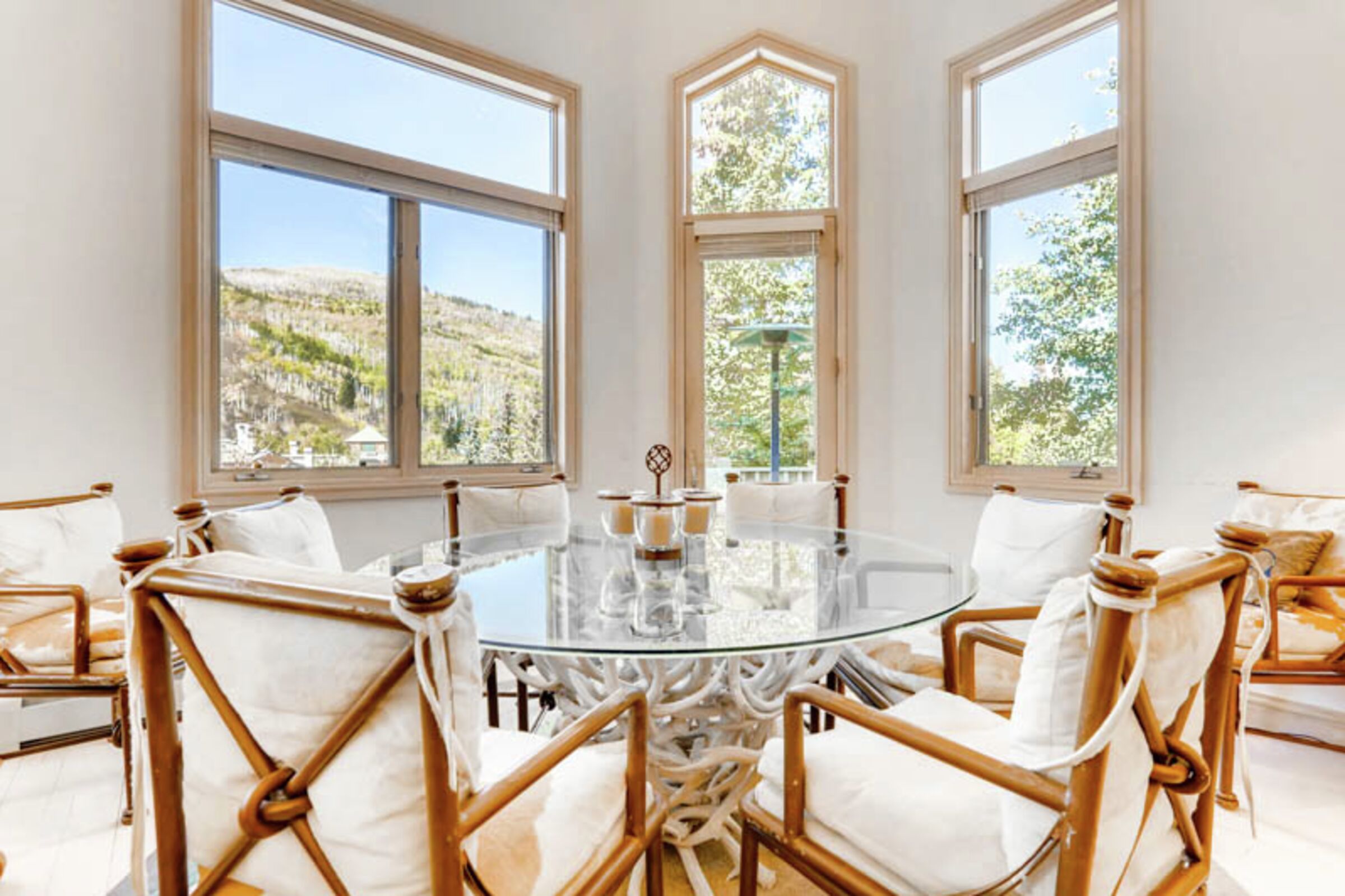 4 Bdrm - Dining Room