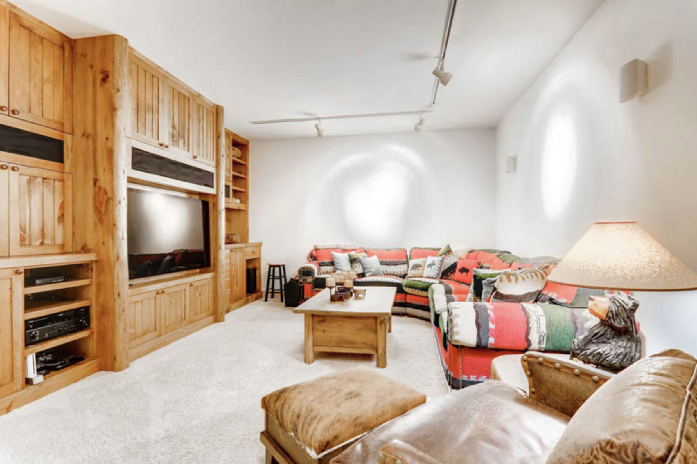 4 Bdrm - Family Room