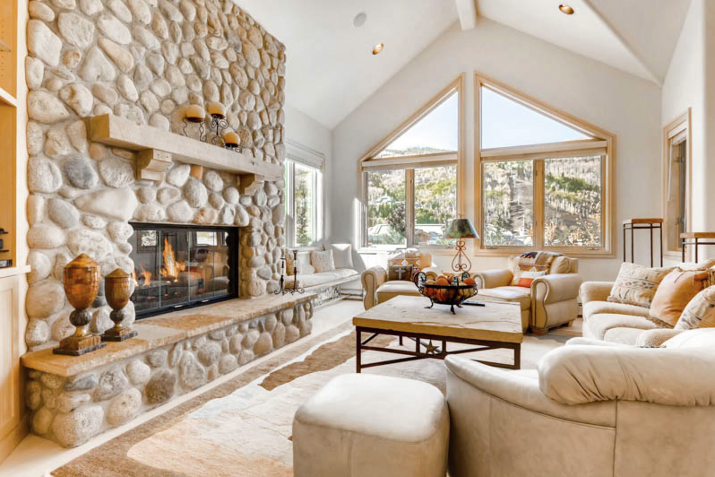 4 Bdrm - Living Room
