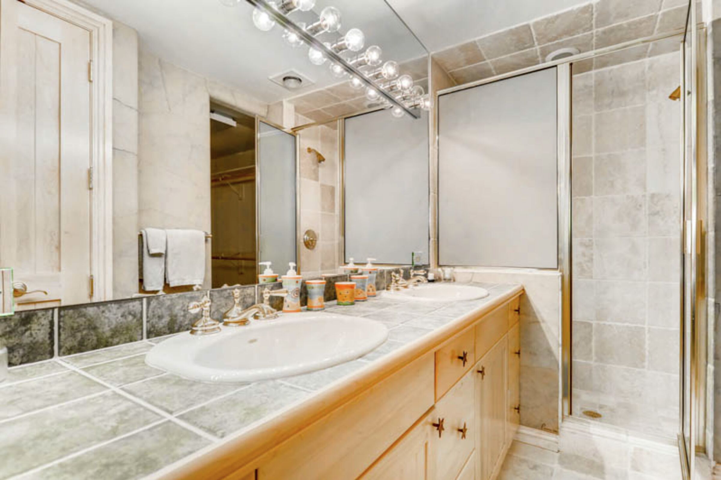 4 Bdrm - Bathroom