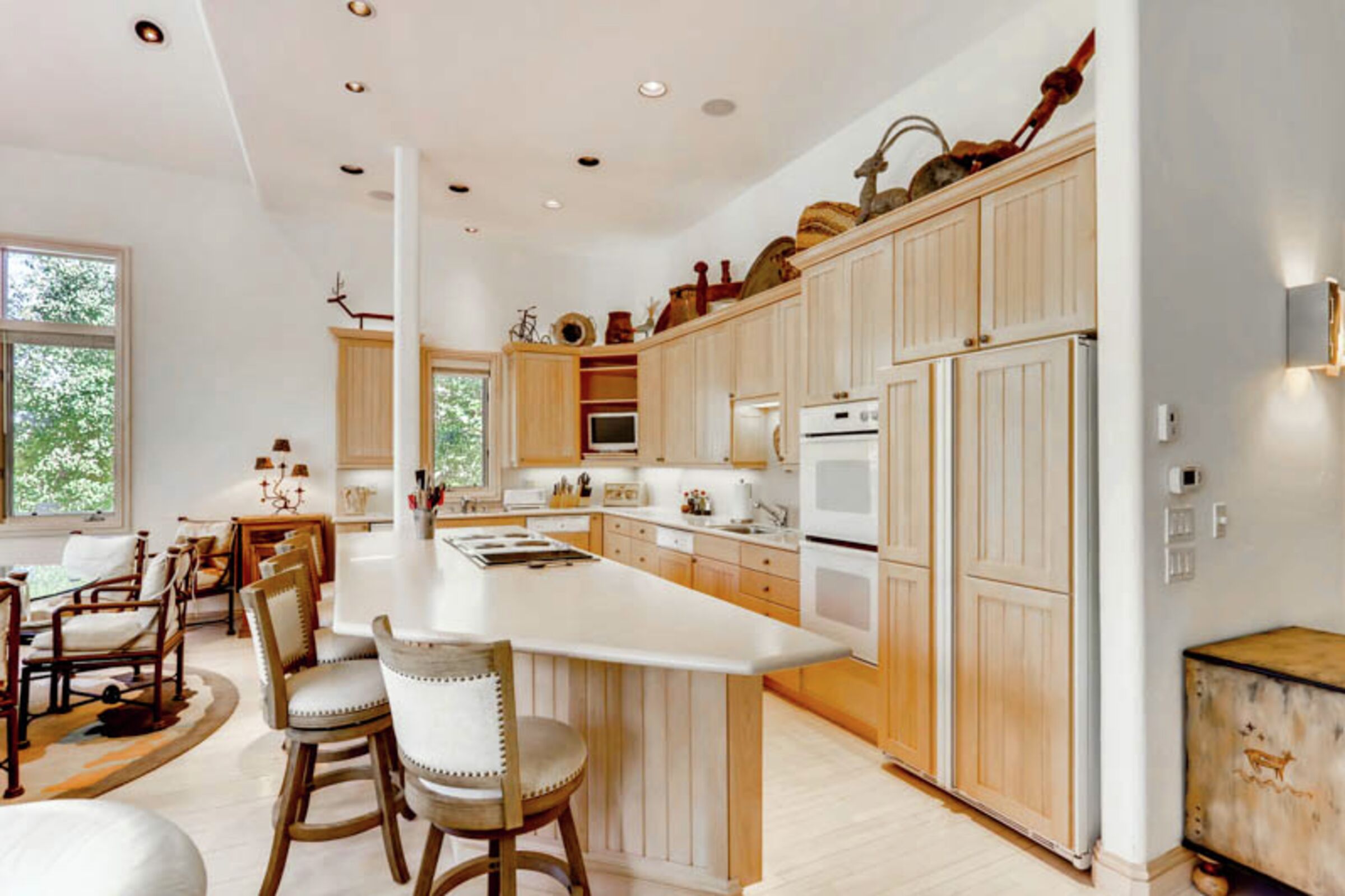 4 Bdrm - Kitchen