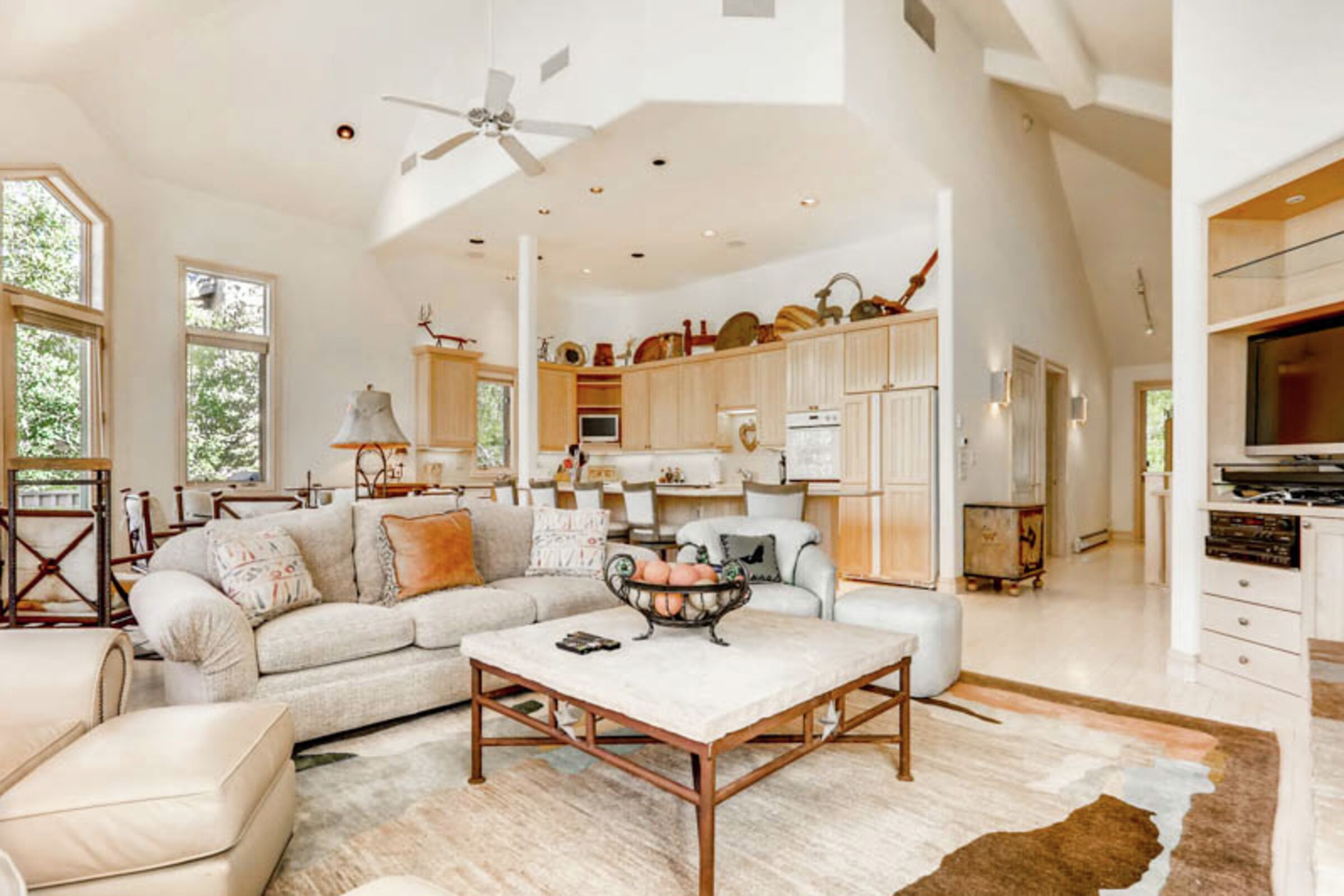 4 Bdrm - Living Room