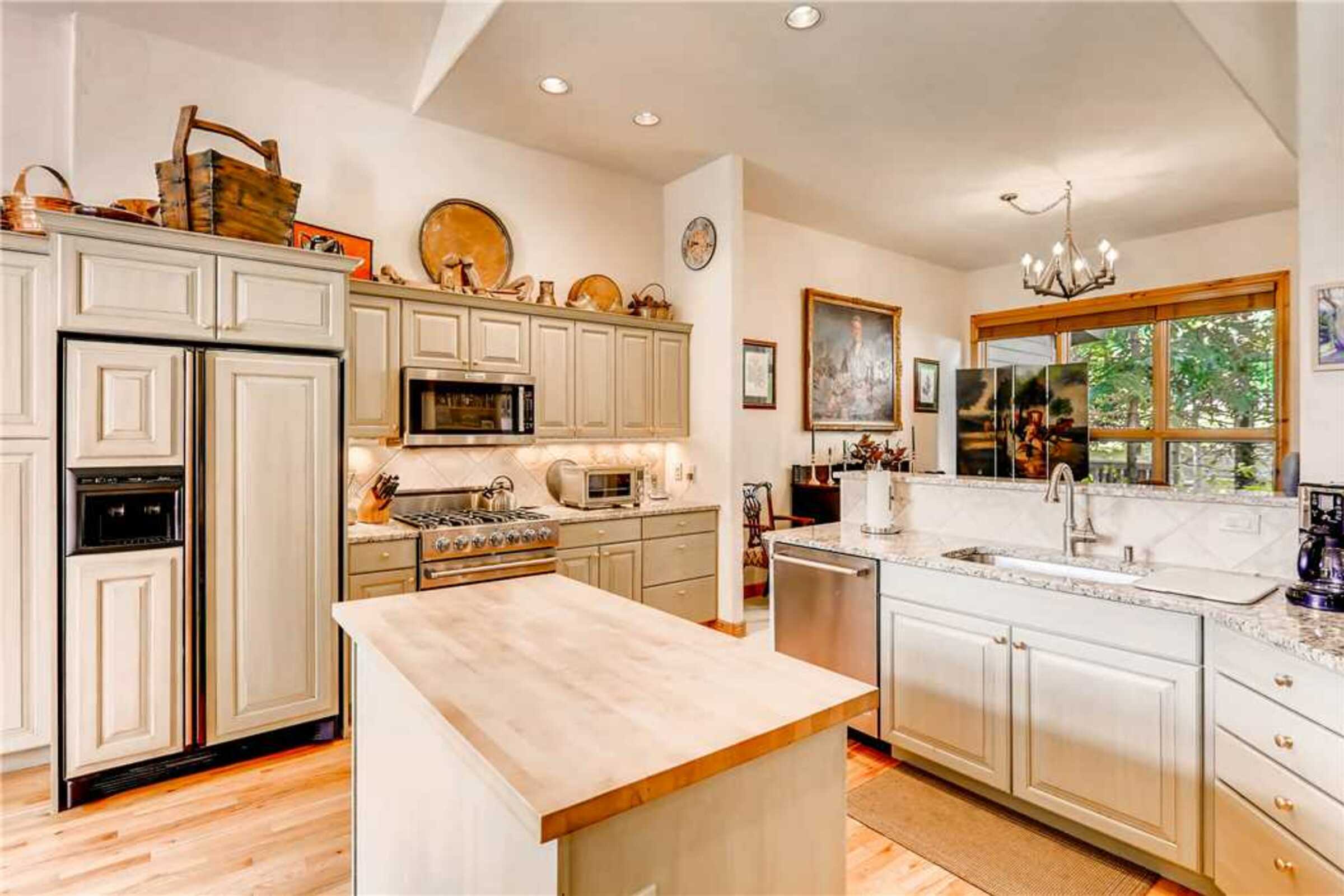 3 Bdrm - Kitchen