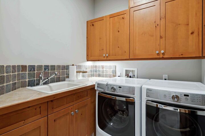 5 Bdrm 7 Bath HT - Laundry Room