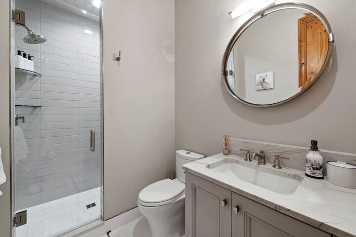 5 Bdrm 7 Bath HT - Bathroom