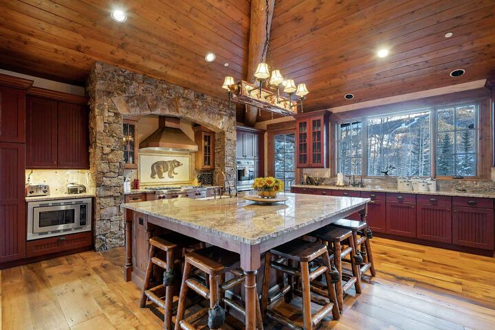 7 Bdrm HT - Kitchen