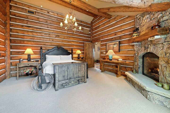 7 Bdrm HT - Master Bedroom