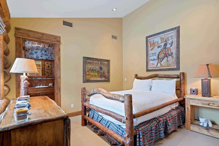 7 Bdrm HT - Bedroom