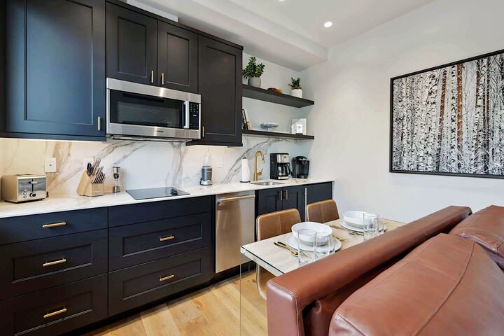 #109 - Kitchen & Dining Area