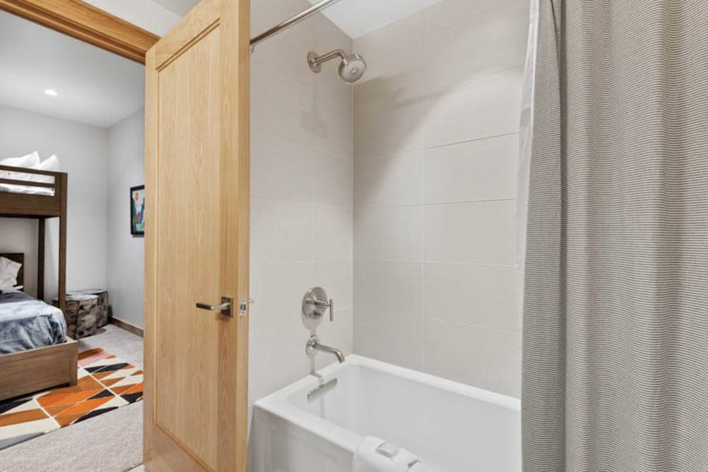 #208 - Ensuite Bathroom