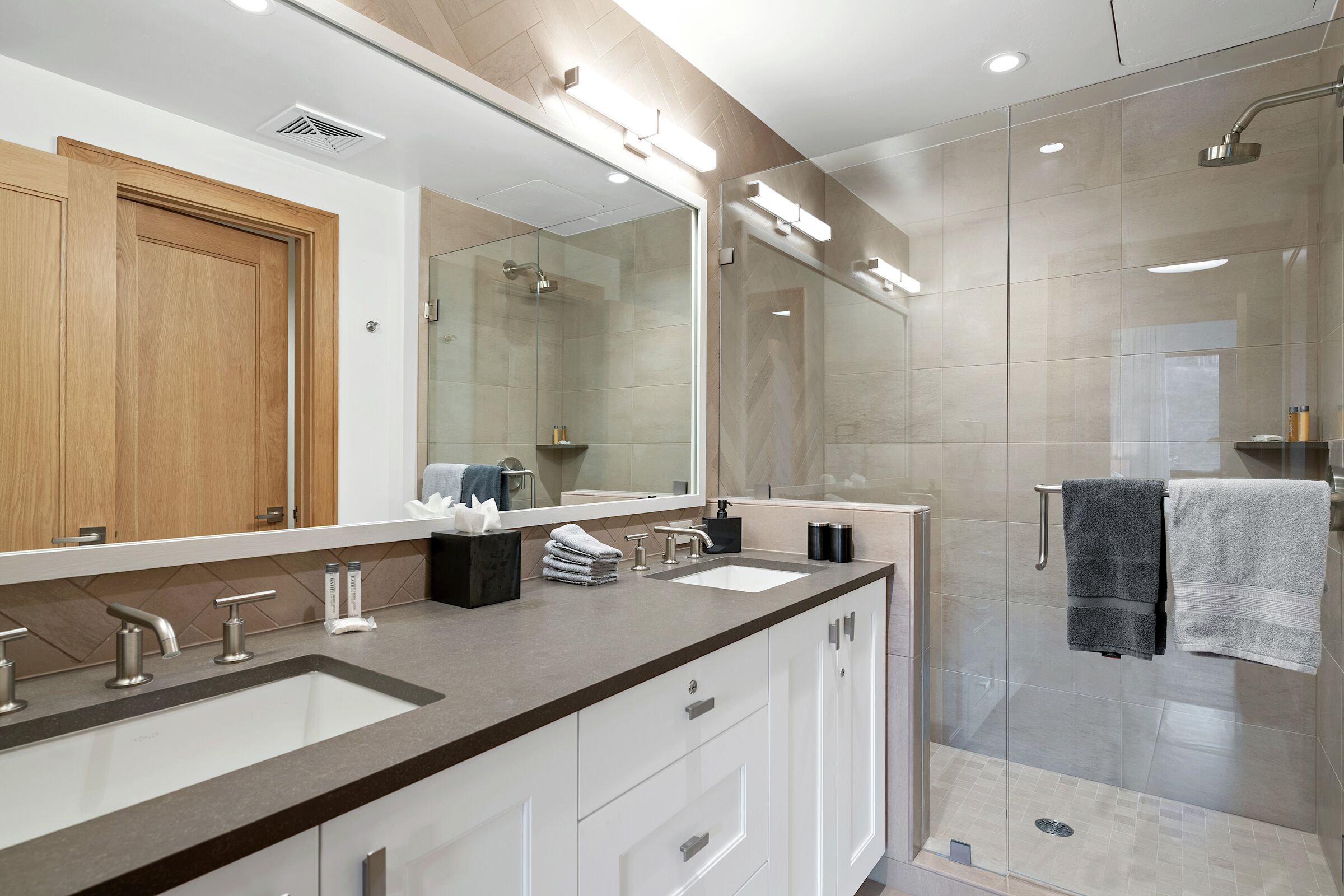#202 - Master Ensuite Bathroom