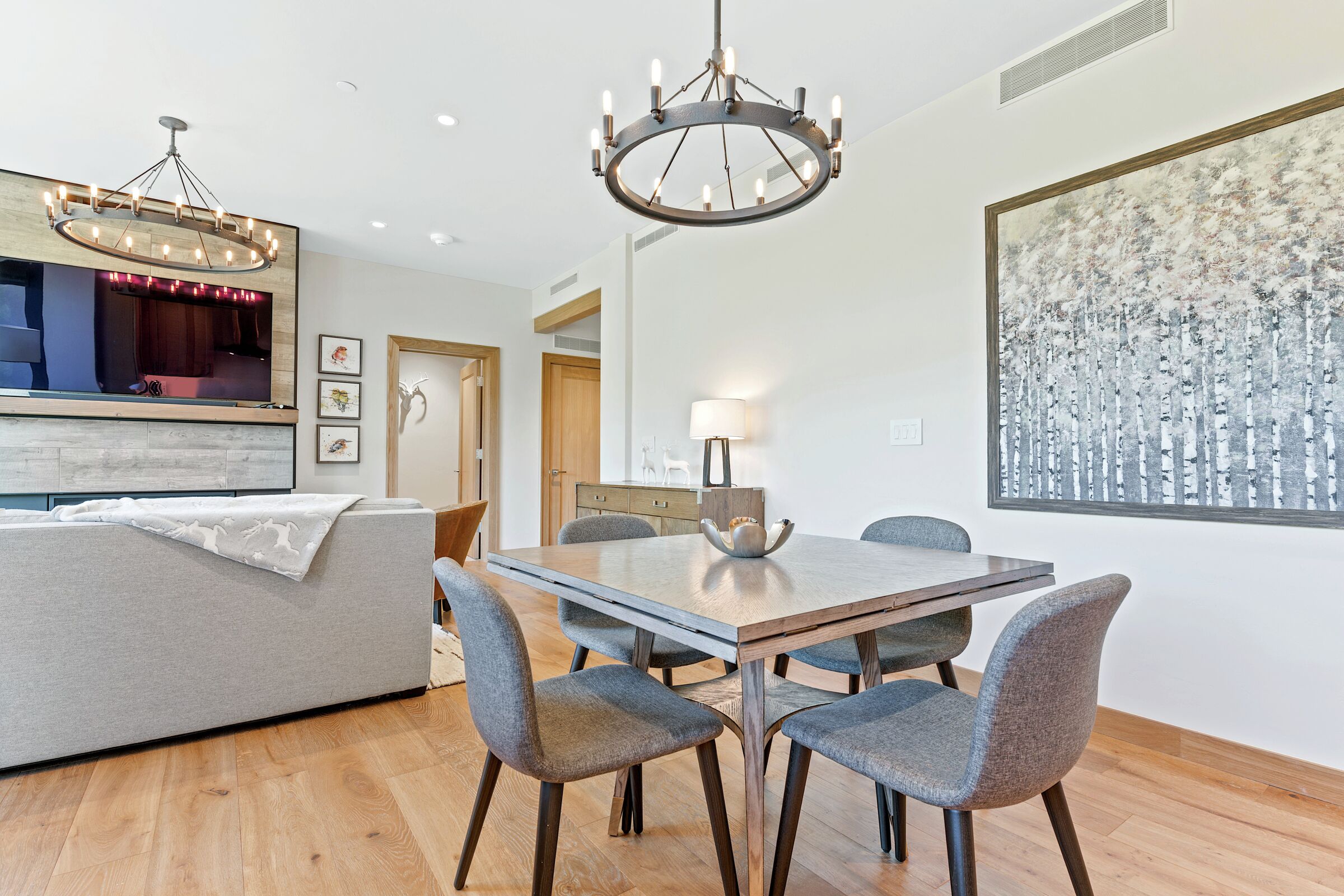 #302 - Dining Area