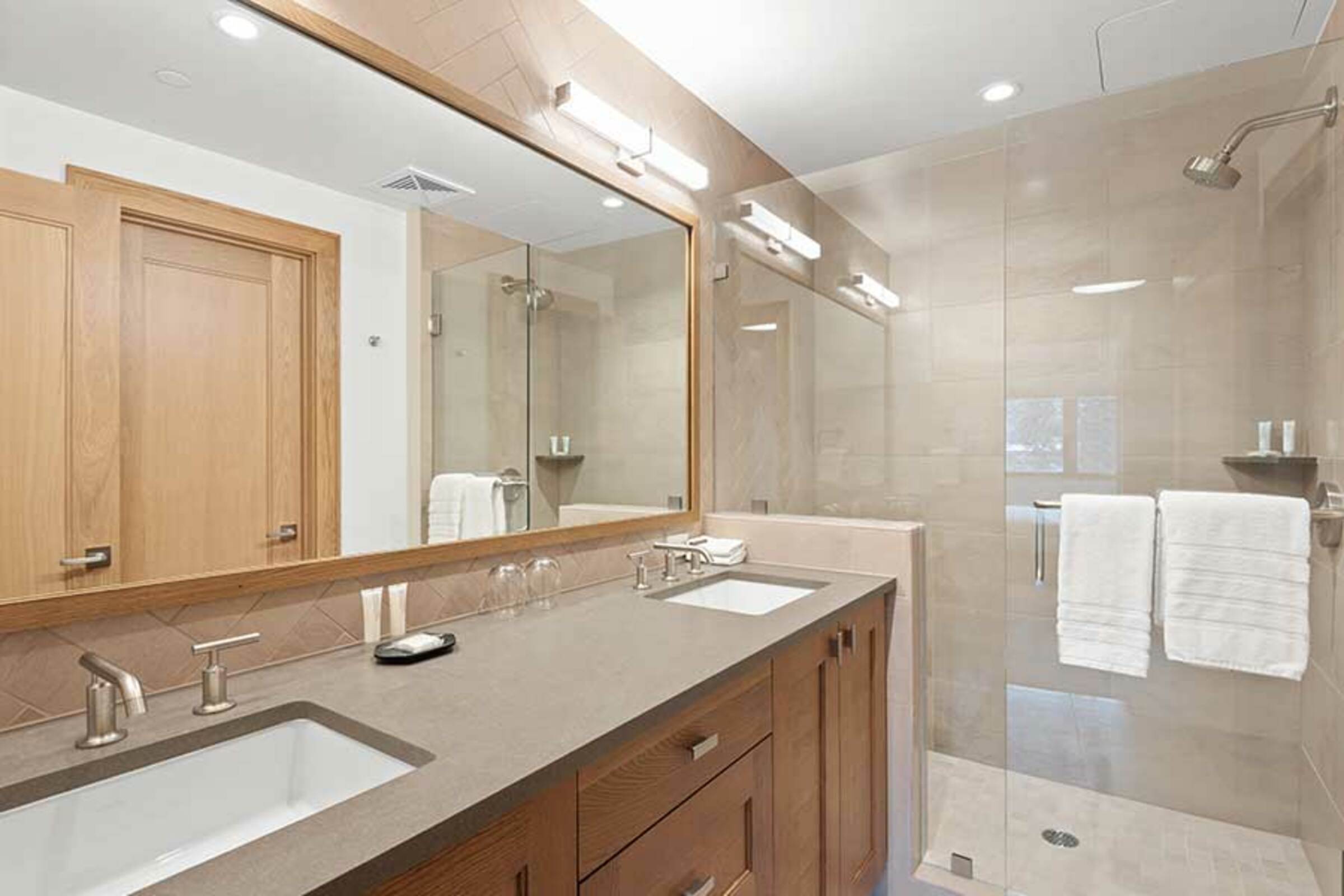 #102 - Master Ensuite Bathroom