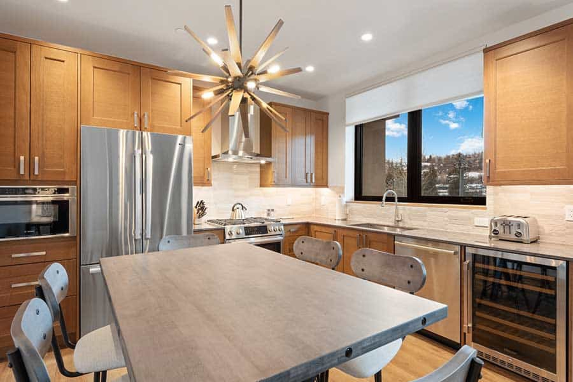 #102 - Dining Area & Kitchen