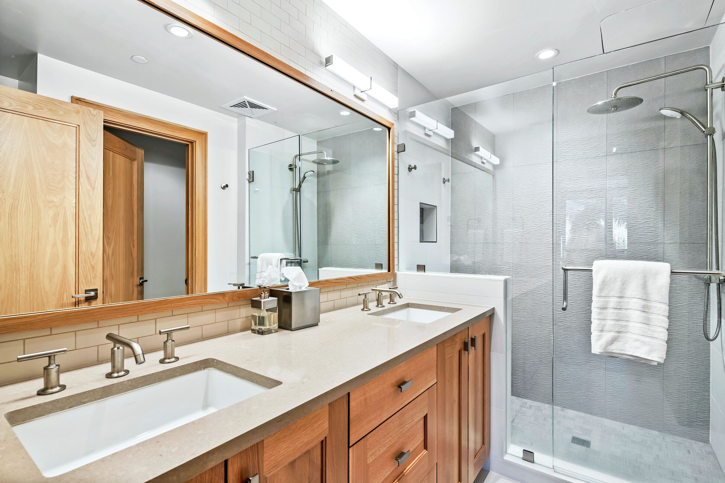 #104 - Master Ensuite Bathroom