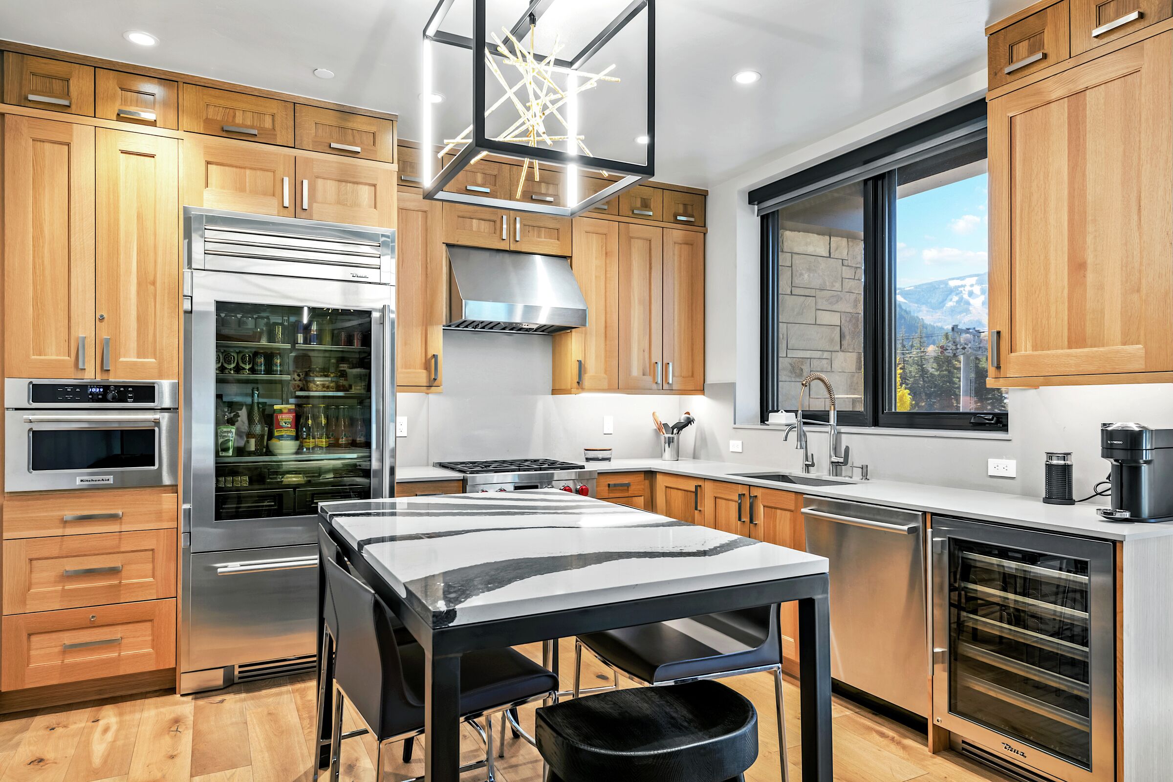 #104 - Dining Area & Kitchen