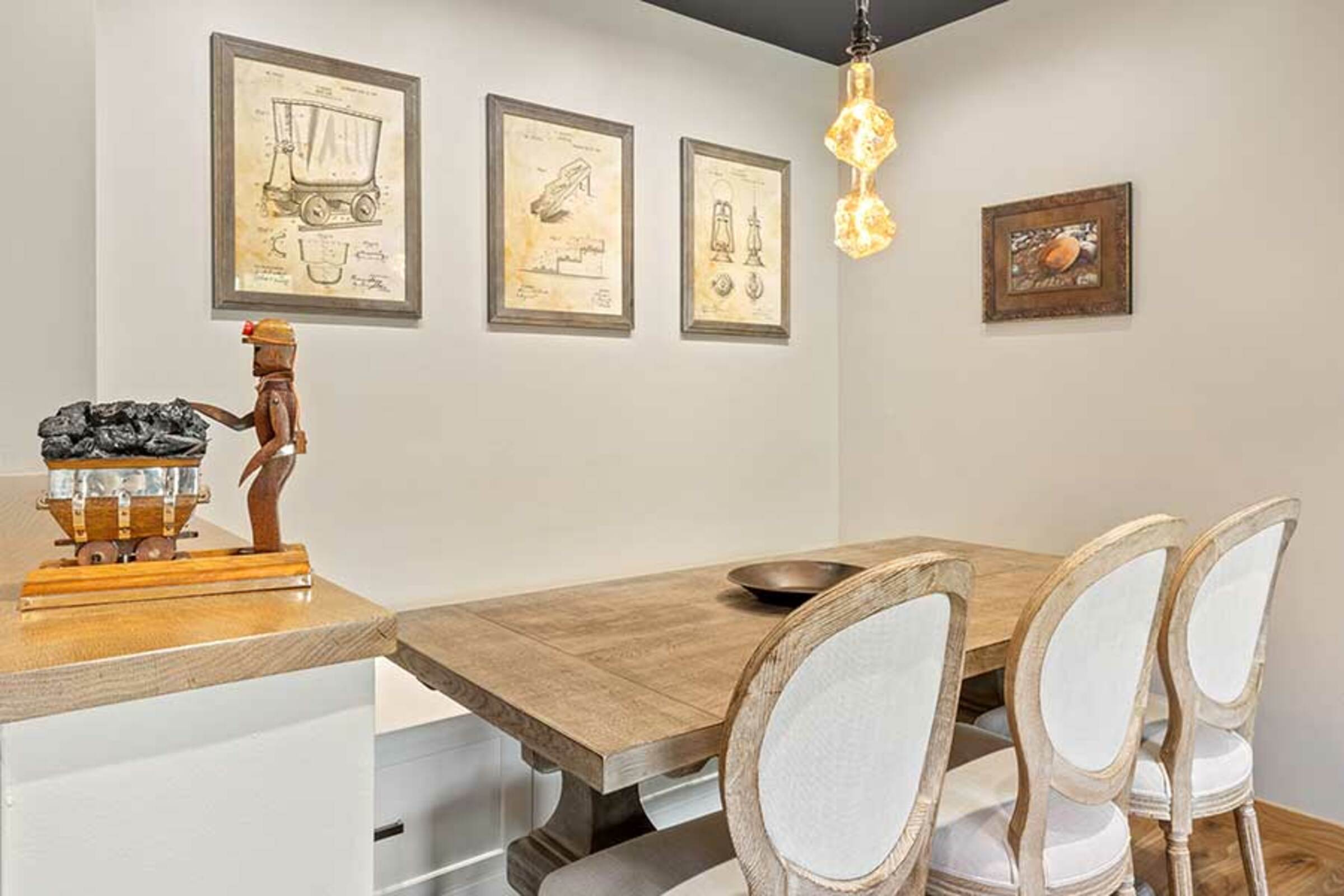 #204 - Dining Area