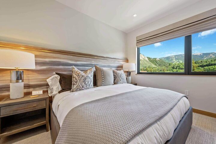 #406 - Master Bedroom