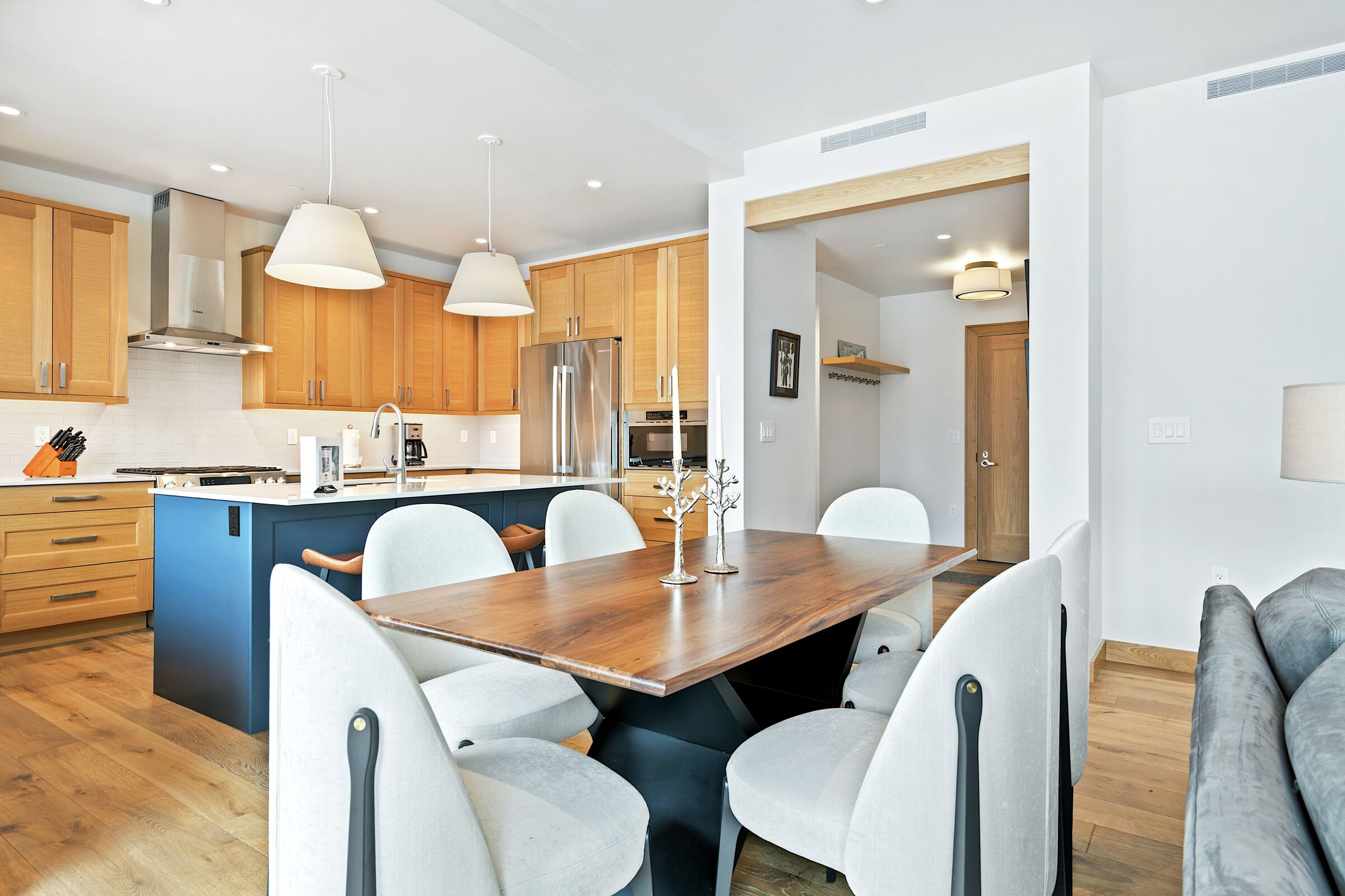 #206 - Dining Area & Kitchen
