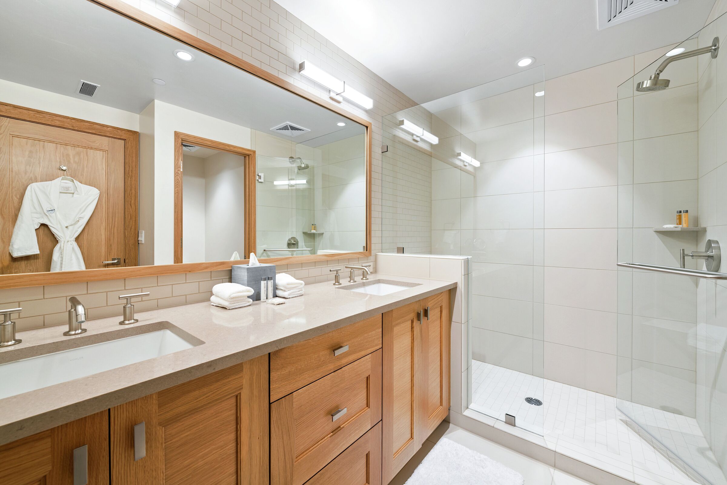 #206 - Master Ensuite Bathroom