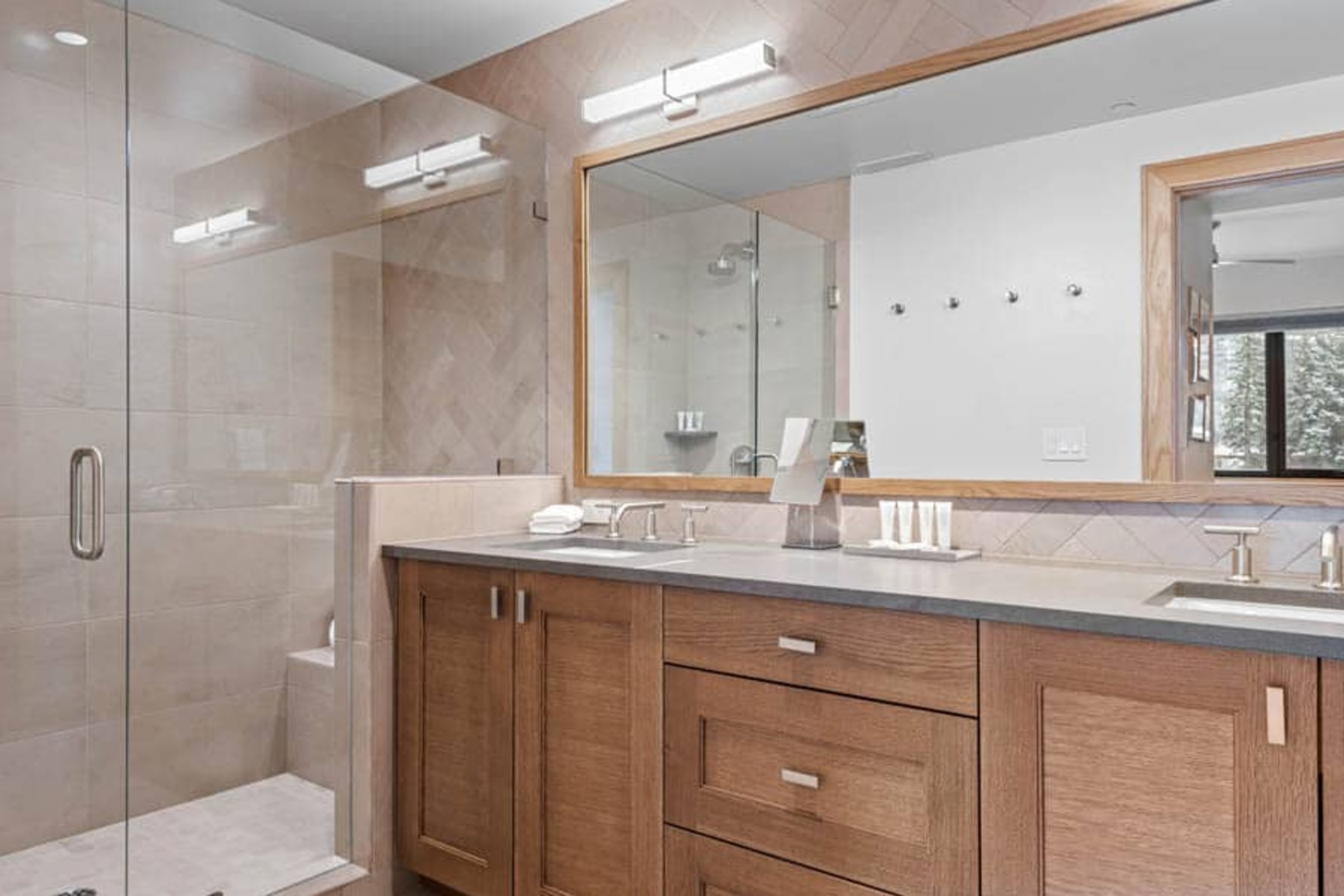 #100 - Master Ensuite Bathroom
