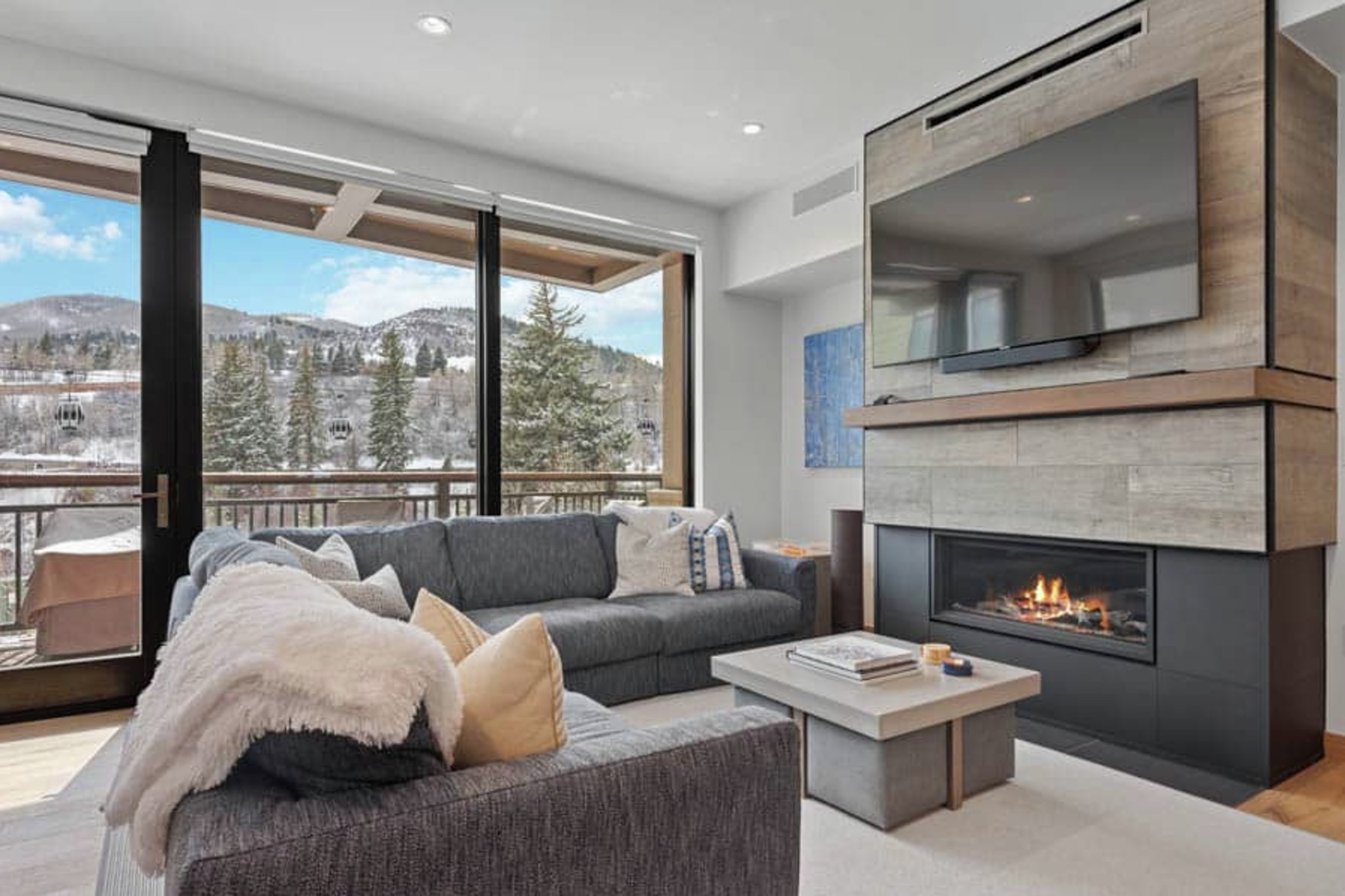 #100 - Living Area