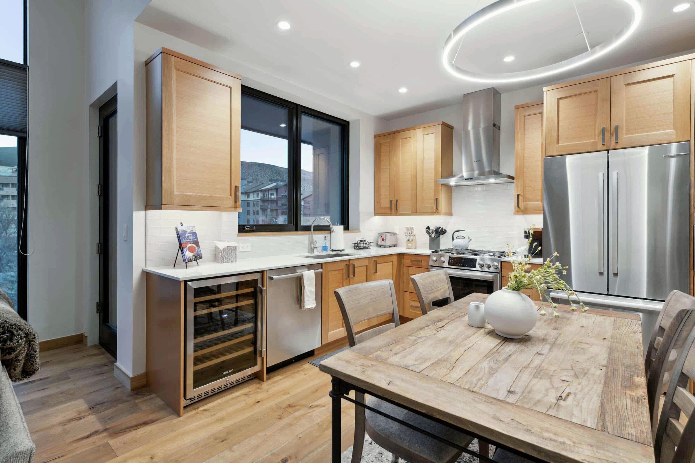 #401 - Dining Area & Kitchen