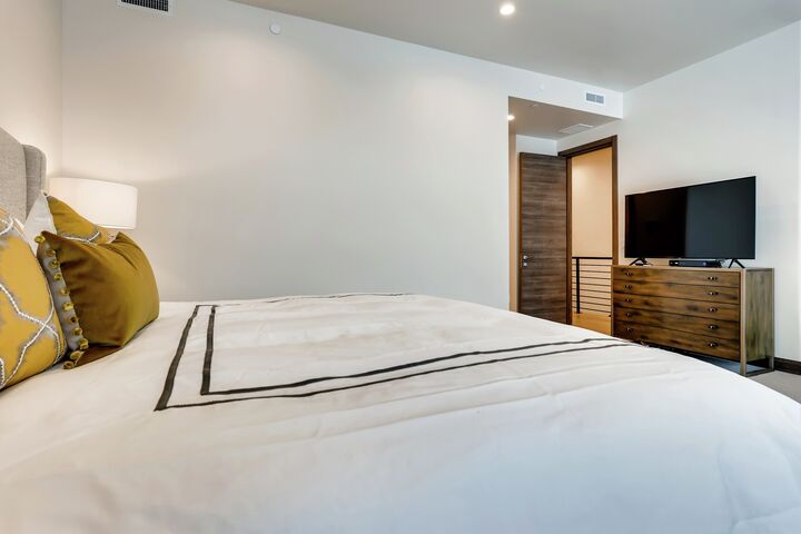 3 Bdrm 3.5 Bath #07 - Master Bedroom