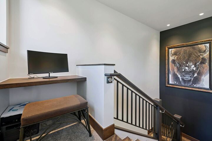 #10 - Staircase Landing with Desk